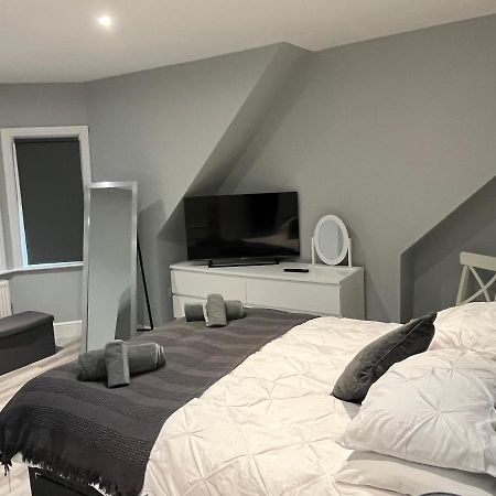 Entire Spacious 4 Bedroom Apartment In Bournemouth Exteriér fotografie
