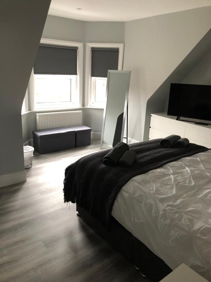 Entire Spacious 4 Bedroom Apartment In Bournemouth Exteriér fotografie