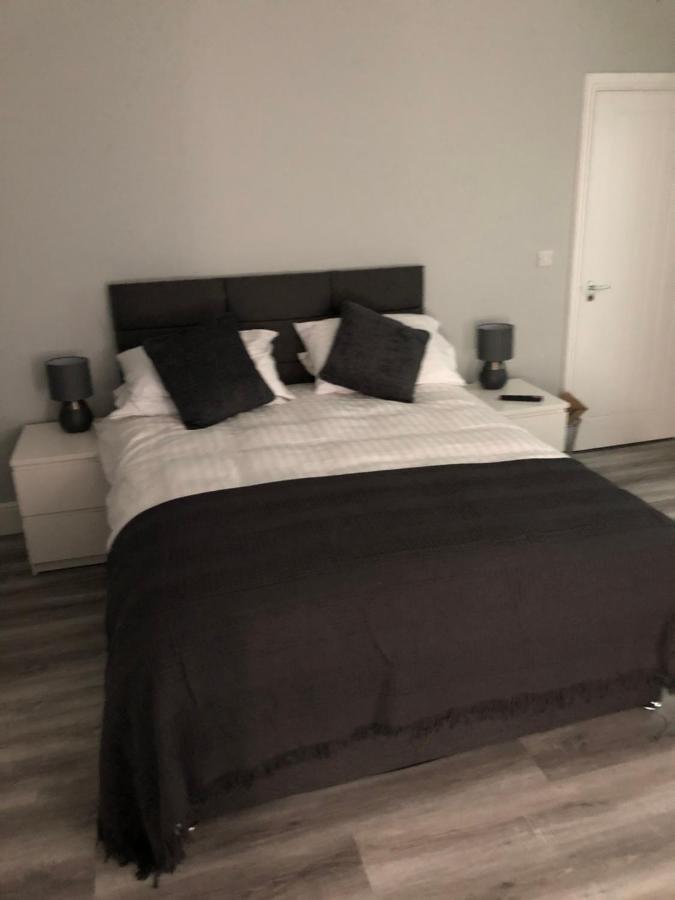 Entire Spacious 4 Bedroom Apartment In Bournemouth Exteriér fotografie
