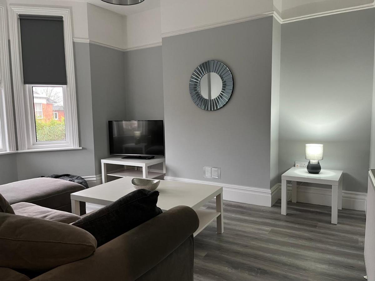 Entire Spacious 4 Bedroom Apartment In Bournemouth Exteriér fotografie